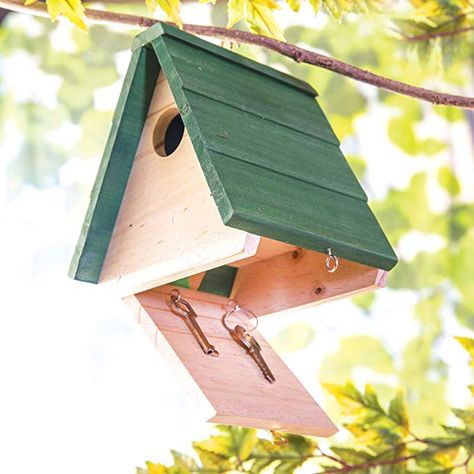 Birdhouse with Hidden Key Box Hidden Key Holder Ideas Outside, Hidden Key Holder Ideas, Key Box Ideas, Hide A Key Ideas Outdoor, Fun House Ideas, Gömda Rum, Diy Hiding Places, Secret Hiding Spots, Secret Hiding Places