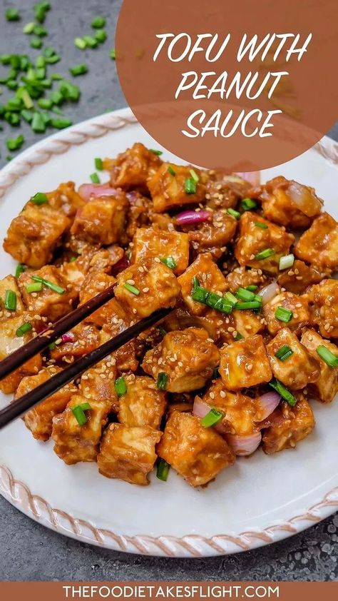 Tofu With Peanut Sauce, Firm Tofu Recipes, Tofu Recipes Healthy, Tofu Recipes Vegan, Pasta Vegetariana, Cibo Asiatico, Firm Tofu, Tofu Dishes, Tasty Vegetarian Recipes