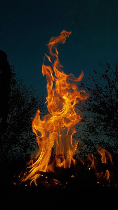 Fire Astethic Wallpaper, Feu Aesthetic, Dark Fire Aesthetic, Fire Element Aesthetic, Fuego Aesthetic, Fire Wallpaper Aesthetic, Fire Astethic, Flames Aesthetic, Flame Aesthetic