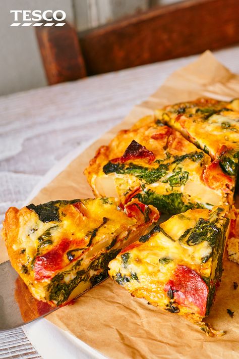 Brunch Ideas Keto, Mothers Day Brunch Ideas, Fritata Recipe, Salmon Frittata, Salmon And Cream Cheese, Healthy Frittata, Hot Smoked Salmon, Smoked Salmon Cream Cheese, Melting Cheese