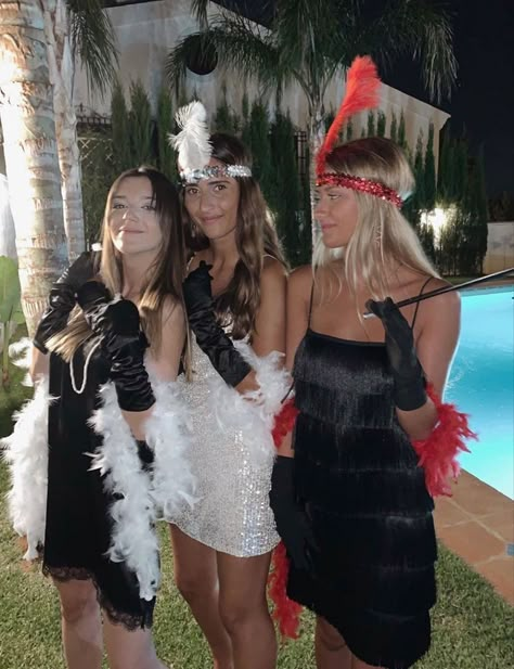 Cute Halloween Costumes For Party, Flapper Halloween Costumes College, Great Gaspy Theme Outfit, Flappers Costumes, Halloween Costumes Trio Girls, Hot Trio Halloween Costumes, 20s Costume Ideas, Sequin Halloween Costume, 20s Halloween Costume