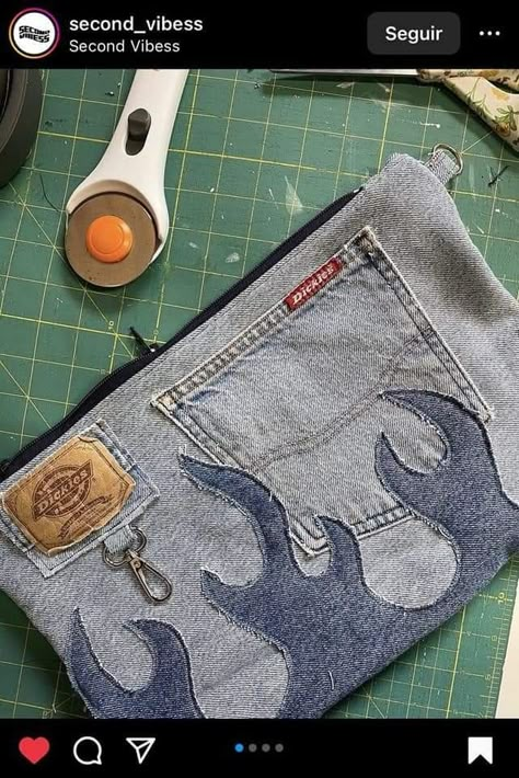 Diy Jean Bag, Thrift Flip Ideas, Denim Sewing Projects, Jean Diy, Upcycle Clothes Diy, Diy Clothes And Shoes, Diy Bag Designs, Upcycle Sewing, Embroidered Tote Bag