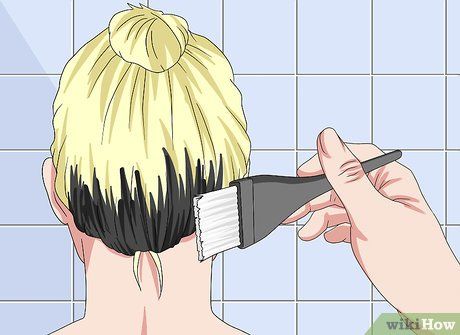 Diy Dark Roots Blonde Hair At Home, How To Darken Roots On Blonde Hair, How To Shadow Root, Root Smudge At Home, Diy Shadow Root Hair, How To Root Smudge, How To Shadow Root Hair At Home, Dyed Blonde Hair Dark Roots, Black Roots Red Hair