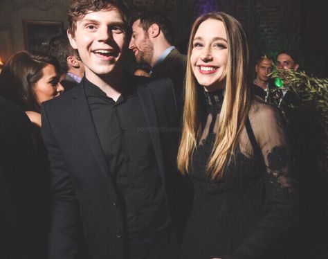 Evan peters and taissa farmiga Taissa Farmiga, Evan Peters, Horror Story, American Horror, American Horror Story, We Heart It, Lost