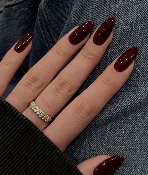 Matte Nails Glitter, Maroon Nail Designs, Burgundy Acrylic Nails, Nails Short Almond, File Nails, Short French Tip Nails, Nails Press Ons, Dark Red Nails, Maroon Nails