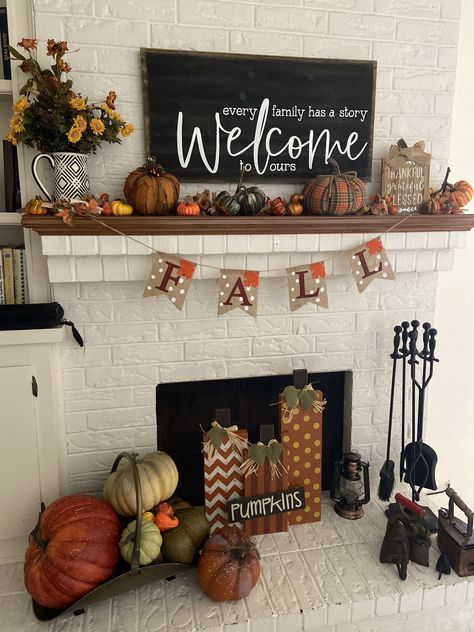 October Fest, Mantle Ideas, October Activities, Fall Room, Fall Room Decor, Fall Mantle, Fireplace Mantel Decor, Fall Yall, Fall Thanksgiving Decor