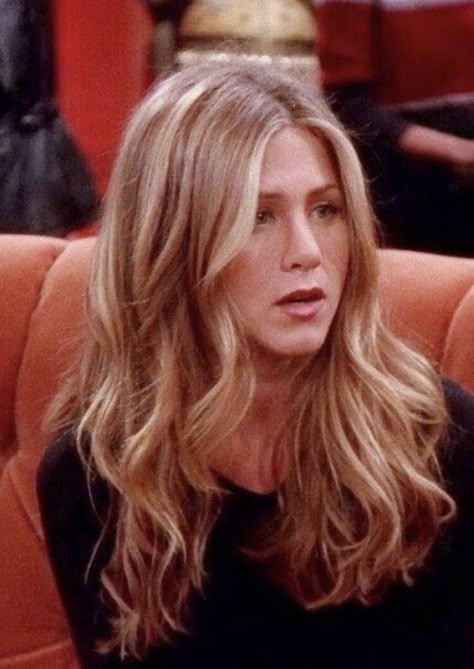 Hair Highlights Blonde, Rachel Green Hair, Rachel Hair, Blonde Lowlights, Jennifer Aniston Hair, Jenifer Aniston, Highlights Blonde, 90s Hairstyles, Blonde Hair With Highlights