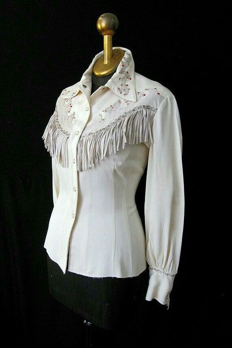 Cowgirl Blouse, Glam Cowgirl, Cowgirl Western Wear, Designer Plus Size Clothing, Rodeo Time, Western Stuff, Vintage Western Wear, Texas Fashion, Western Skirts