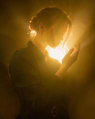 Photographie Portrait Inspiration, Photographie Inspo, Dramatic Lighting, Foto Poses, Cinematic Photography, Creative Portraits, Foto Inspiration, Photo Reference, Nara