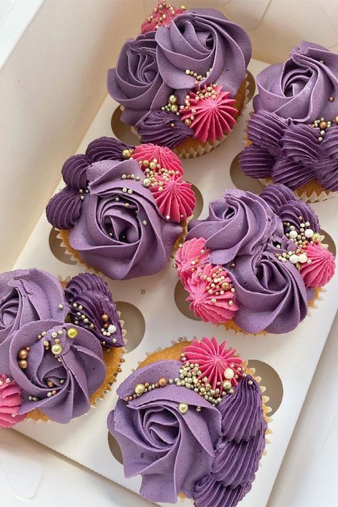 8. Magenta and Purple Cupcakes Who doesn’t love those yummy scrumptious cupcakes that are all the rage in the dessert world today? I love... Purple Desserts, Purple Cupcakes, Gold Cupcakes, Cupcake Decorating Tips, Fancy Cupcakes, Pretty Cupcakes, Cupcake Cake Designs, Cupcakes Decorados, Buttercream Cupcakes