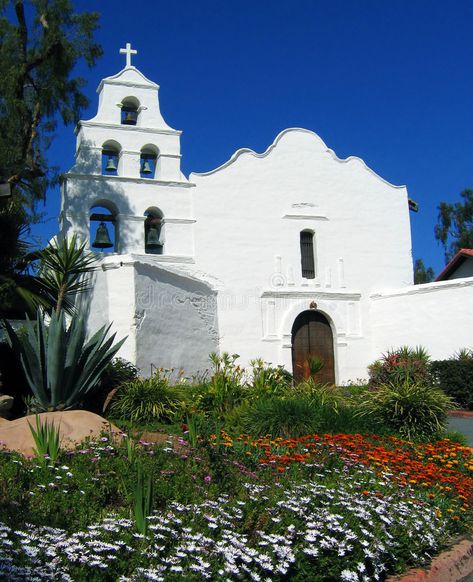 San Diego Mission, California Missions, Arch Architecture, San Diego Travel, White Window, Architecture Background, San Diego Houses, California Dreamin', San Diego County