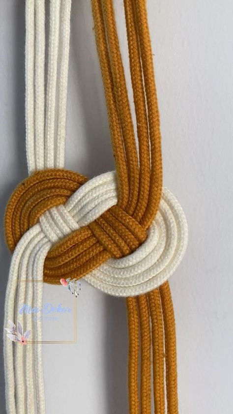 Knot Tutorial, Macrame Wall Hanging Tutorial, Macrame Colar, Homemade Bows, Macrame Plant Hanger Patterns, Rope Projects, Macrame Knots Tutorial, Boho Crafts Diy, Macrame Bracelet Patterns