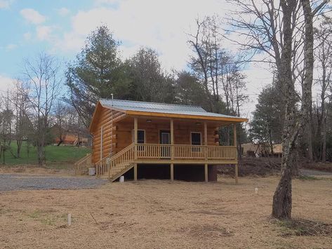 Small Log Cabin in Virginia with Creek For Sale Log Homes For Sale, Log Cabins For Sale, Virginia Mountains, Small Log Cabin, Cabins For Sale, Small Cabin, Small Houses, Log Cabins, Mountain Cabin