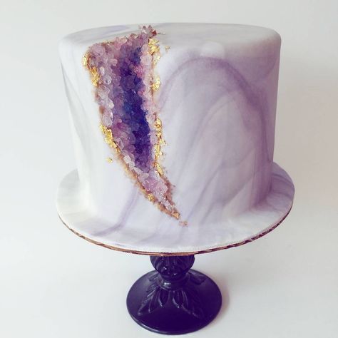 Amethyst geode cake for a very lovely ladies birthday. #happybirthday Cakes Geode, White Geode Cake, Geode Cake Buttercream, Two Tier Geode Cake, Purple Geode Cake Birthday, Gem Cake, Geode Cake Wedding, Geode Cake, Geode Wedding