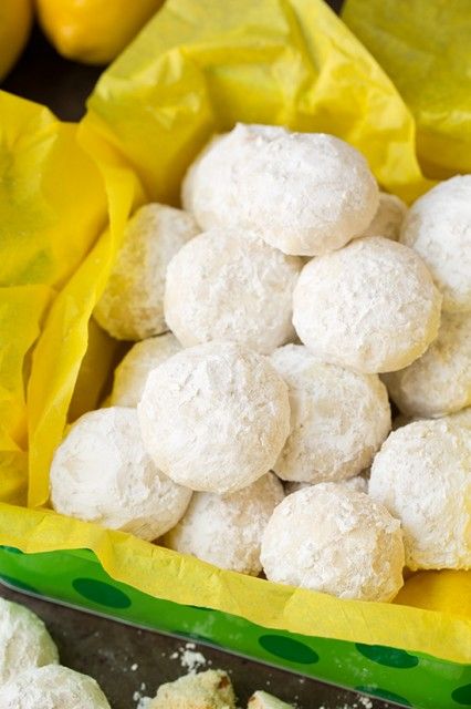 Lemon Snowball Cookies, Snowball Cookie Recipe, Snowball Cookies, Crinkle Cookies, Xmas Cookies, Lemon Cookies, Cooking Classy, Lemon Desserts, Köstliche Desserts