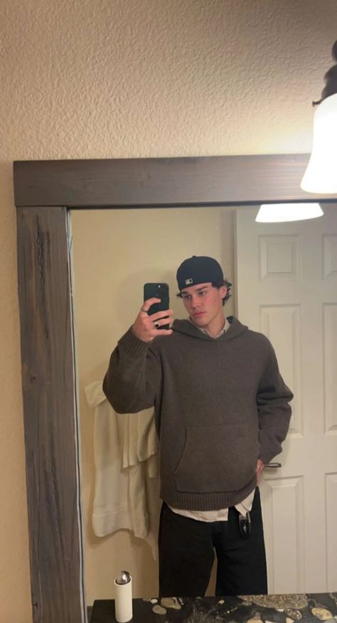 Mens Backwards Hat Outfit, Noah Beck Outfits Casual, Backwards Hat Outfit Men, Guys With Backwards Hats, Backwards Fitted Hat Men, Backwards Hat Men, Trial Aesthetic, Backwards Hat Outfit, Dude Fits