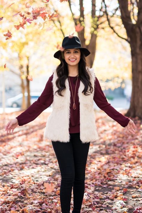 White Fur Vest Outfit Ideas, White Fluffy Vest Outfit, White Fuzzy Vest Outfit, White Fur Vest Outfit, Fuzzy Vest Outfit, Fur Vest Outfit, White Vest Outfit, 2025 Outfit, Fur Vest Outfits