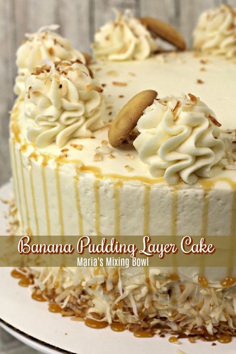 This Banana Pudding Layer Cake is everything you want in a cake. Super moist and scrumptious! You will LOVE this cake. Banana Pudding Birthday Cake, Pudding Layer Cake, Banana Pudding Ingredients, Instant Banana Pudding, Banana Pudding Desserts, Easy Banana Pudding, Banana Pudding Cake, Cake Banana, Banana Dessert Recipes