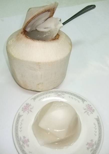 I love this coconut jelly! They sell it frozen but it's cheaper to make your own. Very refreshing if you can find fresh young coconuts. I... Coconut Jelly Recipe, Vietnamese Sweets, Coconut Water Smoothie Recipes, Dessert Coconut, Coconut Meat, Honeycomb Cake, Coconut Jelly, Asian Dessert, Kuih Muih