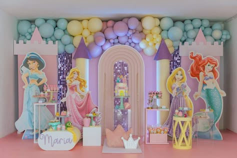 Princess Superhero Party, Baby Princess Birthday Party, Princesses Birthday Party Ideas, Disney Princess Backdrop, Princess Theme Party Decorations, Disney Princess Party Ideas, Princesses Birthday Party, Disney Princess Decorations, Princess Party Ideas