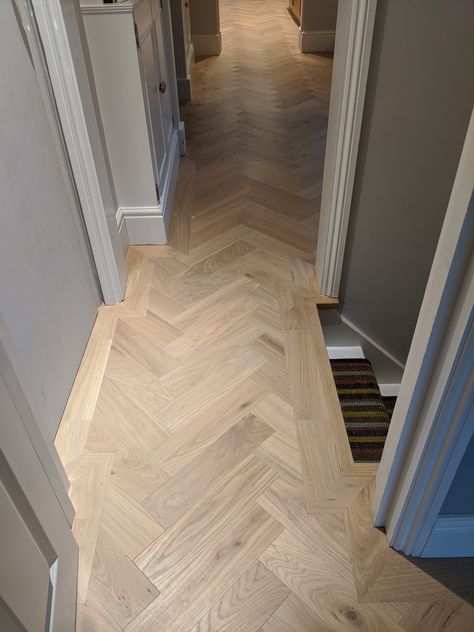 Herringbone Wood Floor Narrow Hallway, Parquet Flooring Border, Fishtail Floor Wood, Wooden Hallway Floor, Wide Herringbone Wood Floor, Herringbone Wood Floor With Border, Herringbone With Border, Parquet Flooring With Border, Herringbone Bedroom Floor