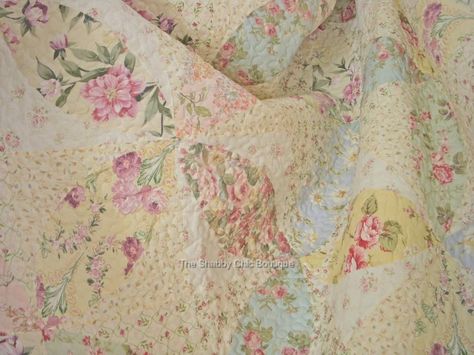 Shabby French Chic Country Patchwork 4P Full Queen Quilt, Shams, Toss on PopScreen Patchwork Quilt Patterns Free, Shabby Chic Quilt Patterns, Shabby French Chic, Country Pink, Shabby Chic Quilts, Amazing Quilts, Patchwork Tutorial, Bedroom Colour Palette, Chic Quilts