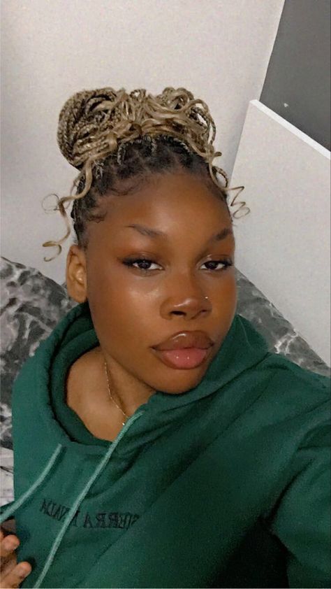 French Curl Braids In A Bun, How To Do A Messy Bun With Knotless Braids, Bun Knotless Braids, Blonde Knotless Braids, Blonde Knotless, Braids Bun, African Tops For Women, French Curls, French Curl