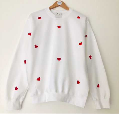 Embroidery On Jumper, Embroidered Hearts, Long Gown Design, White Jumper, Couple Dress, Womens Sweatshirts, Heart Sweatshirt, Cotton Jumper, Kawaii Fashion Outfits