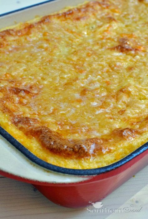 Cheese Grits Casserole, Grits Casserole, How To Cook Grits, A Southern Soul, Corn Grits, Cheesy Grits, Grits Recipe, Cheese Grits, Baked Cheese