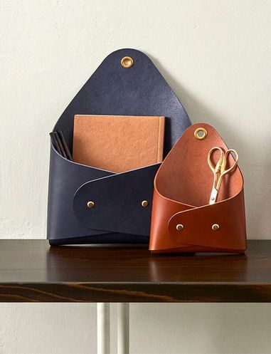 Diy En Cuir, Leather Wallet Pattern, Home Study, Sustainable Leather, Wallet Pattern, Wall Storage, Leather Bags Handmade, Leather Pieces, Navy Leather