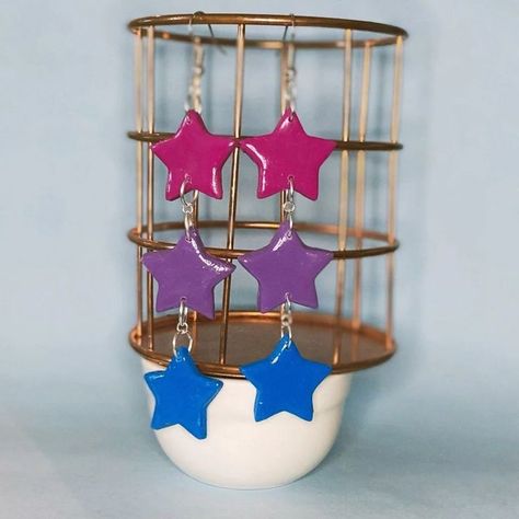 Image of a pair of dangling earrings featuring three stars in the colours of the Bisexual Pride flag Bisexual Pride Flag, Bisexual Flag, Bff Gifts Diy, Pride Flag Colors, Business Board, Quirky Earrings, Lesbian Flag, Pride Day, Star Chain