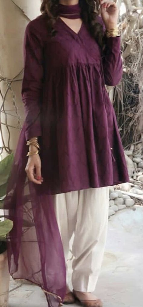 New Simple Dresses Design Pakistani, Short Angrakha Style Frock Pakistani, Pakistani Casual Wear Simple Frocks, Dress For Eid For Women, Pakistani Fashion Casual Frocks, Pakistani Frock Design Casual, Simple Pakistani Dresses Casual Summer, Desi Clothes Casual Indian Fashion, Pakistani Dresses Simple