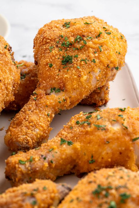 Bake Drumsticks Oven, Crispy Oven Baked Chicken Drumsticks, Oven Baked Drumsticks Crispy, How To Cook Drumsticks In The Oven, Chicken Drumsticks In The Oven, Oven Crispy Chicken, Crispy Baked Chicken Drumsticks, Drumstick Recipes Baked, Oven Baked Drumsticks