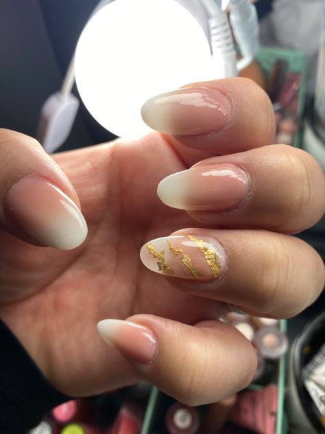 Nails Gold Flakes, Gold Leaf Nails, Leaf Nails, Manicure Nail Designs, Nails Gold, Extension Designs, Gold Flakes, Nail Extensions, Gold Nails