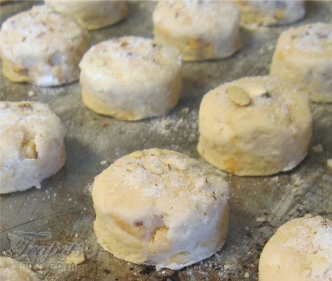 Marzipan Recipes, Savoury Scones, Almond Scones, Breakfast Scones, Tea Party Ideas, Scone Recipes, Cherry Preserves, Scones Recipe Easy, Fall Brunch