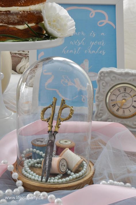 Cinderella Table Setting, Cinderella Aesthetic Party, Cinderella Candy Table Ideas, Cinderella Party Centerpieces, Cinderella Table Decor, Elegant Cinderella Party, Cinderella Center Piece Ideas, Cinderella Themed Bachelorette Party, Cinderella 18th Birthday Party