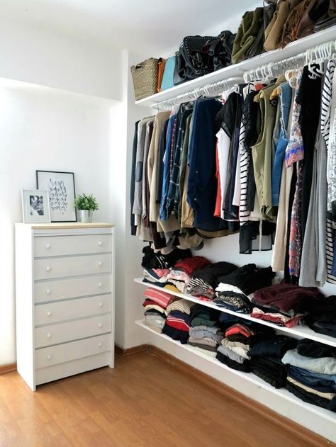 Wardrobe lite Small Closet To Mudroom, Small Closet To Mudroom Convert, Convert Closet To Mudroom, Closet To Mudroom Convert, Closet To Mudroom, Spare Room Walk In Closet, Converted Closet, Zimmer Diy, Mudroom Closet