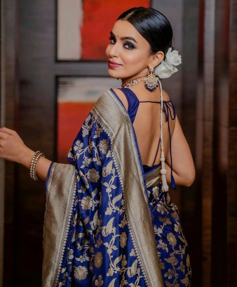 Blue Saree Bridal Look, Blue Saree Styling, Blue Traditional Saree With Motifs, Blue Saree With Motifs, Blue Bollywood Saree, Saree Wearing, Saree Wearing Styles, Saree Photoshoot, Indian Fashion Saree