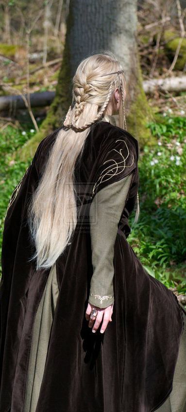 Elven Aesthetic Clothes, High Elf Aesthetic, Elven Aesthetic, Forest Elf Aesthetic, Viking Hairstyle, Elven Hairstyles, Elf Aesthetic, Elf Hair, Medieval Hairstyles