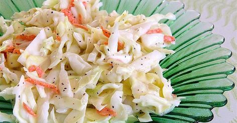 Easy Coleslaw Dressing Cole Slaw Vinegar, Sweet Coleslaw, Easy Coleslaw Dressing, Canned Milk, Creamy Coleslaw Dressing, Coleslaw Dressing Recipe, Easy Coleslaw, Coleslaw Recipe Easy, Slaw Dressing