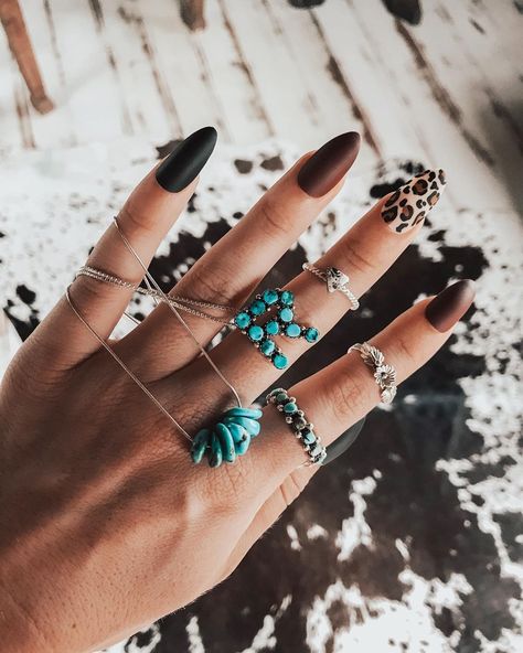 TURQUOISE TUESDAY on Instagram: “Some faves! 👌🔥🔥🔥” Turquoise Tuesday, Turquoise Necklaces, Turquoise Bracelets, Bling Accessories, Earrings Native American, Drip Drip, American Indian Jewelry, Native Jewelry, Southwestern Jewelry