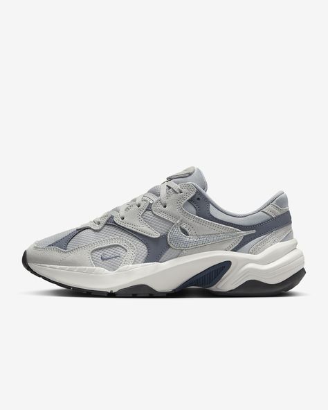 Nike 90s Shoes, 90s Shoes, Retro Running Shoes, Logo Reference, Nike Running Shoes, Grey Light, Swoosh Logo, Running Shoes Nike, Silver Style