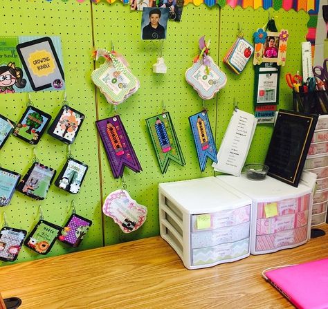 Pegboards make great way to separate space in your classroom and the pegs are perfect for hanging just about everything! Ideas For Organizing, Organizational Tips, Reading Comprehension Lessons, Classroom Tools, Homeschool Classroom, Phonics Reading, Old Room, School Room, Class Decoration