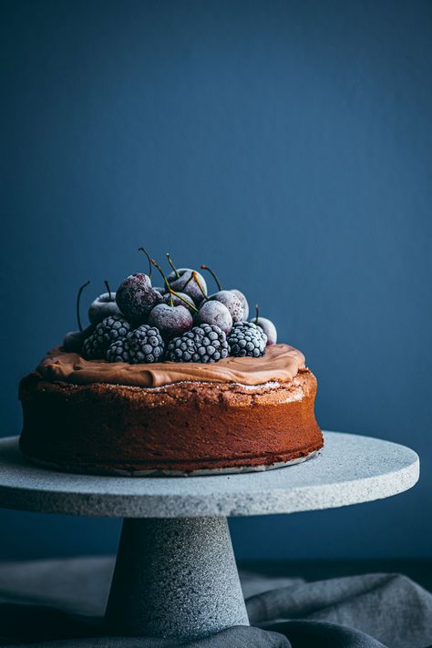 Tahini Cake, Chocolate Tahini, Lemon Ricotta Cake, Food Photography Dessert, Roman Food, Chocolate Garnishes, Gluten Free Chocolate Cake, Ricotta Cake, Dessert Photography