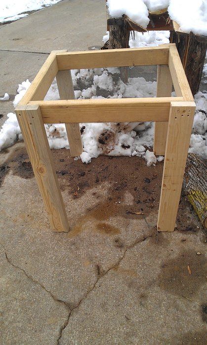 Table for washing veggies before bringing them into the house Diy Vegetable Washing Station, Veggie Washing Station, Washing Veggies, Veggie Wash, Wash Stand, Hobby Farm, Walnut Coffee Table, Best Build, Hobby Farms