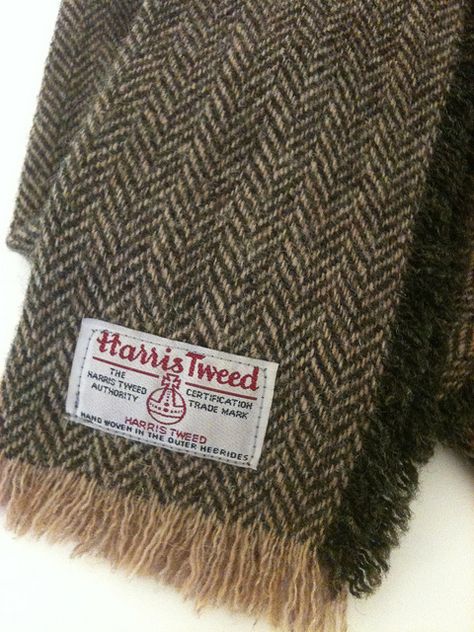 Harris Tweed Scarf. British Country Style, Tweed Scarf, Tweed Fashion, Bohemian Style Men, Tweed Run, Tweed Men, Tweed Sport Coat, Harris Tweed Fabric, Country Attire