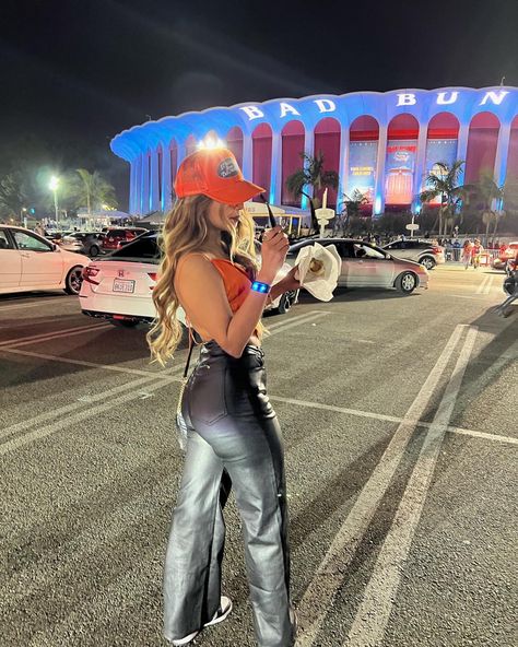 Leather Pants Outfit With Dunks, Festival Outfits Reggaeton, Romeo Santos Outfit Concert, Blues Concert Outfit Ideas, Outfit Ideas For Karol G Concert, Karol G Concert Outfits 2023, Badbunny Concert Outfit, Cute Outfits Concert, Leather Pants And Dunks