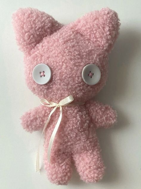 quietvenus Plushies Diy, Cute Sewing Projects, Handmade Plushies, Sewing Stuffed Animals, Handmade Plush, Cute Stuffed Animals, Cute Crafts, Felt Crafts, I Love It