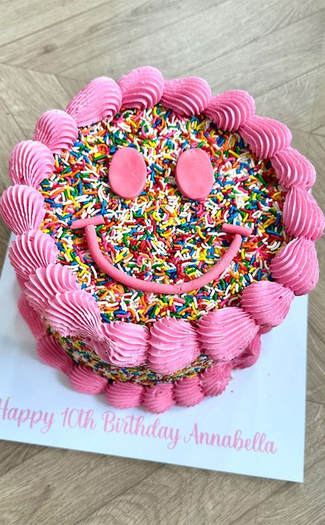 smiley face birthday cake, vibrant cake, colorful birthday cake, confetti cake, funfetti cake, sprinkle cake, simple sprinkle cake ideas, simple funfetti cake,  2 layer confetti cake, colourful sprinkle cake, best sprinkles funfetti cake, what kind of sprinkles for funfetti cake Preppy Birthday Cake Sprinkles, Sprinkle Smiley Face Cake, Pink Sprinkle Birthday Cake, Confetti Cake Ideas, Sprinkle Cake Ideas, Smiley Face Birthday Cake, Cake 2 Layer, Face Birthday Cake, Smiley Cake