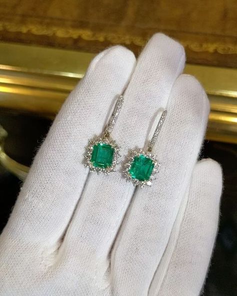 The Natural Emerald Company on Instagram: "✨💎The Ultimate Statement Earrings 💎✨

Crafted to perfection, these earrings feature breathtaking 2.86-carat emeralds. Also they boast 46 dazzling white round brilliant diamond gemstones, totaling 1.20 carats. Together, they add a touch of sparkle and glamour, making these earrings truly unforgettable.

Whether you’re dressing up for a night out or adding a touch of luxury to your everyday look, these earrings are sure to make a statement wherever you go. Treat yourself to the ultimate accessory and shine bright like never before 💫💎

✈️ Free worldwide shipping
✉️ DM for pricing details and inquiries 
💻 Shop online 
🏷️ Item ID: J8924" Green Emerald Earrings, Emerald Green Earrings, Emerald Earrings, Earring Crafts, Green Emerald, Gorgeous Jewelry, Natural Emerald, Brilliant Diamond, Shine Bright